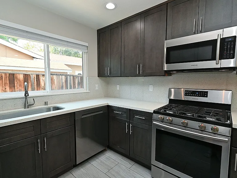 3332 Hogarth Pl — Photo 25