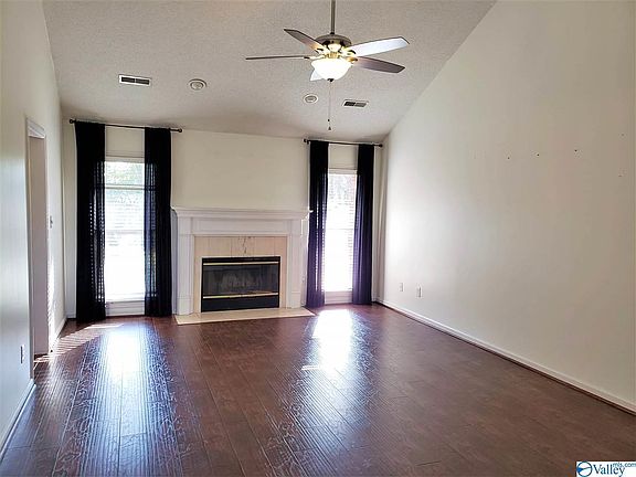 3rd image of 1100 Leeward Dr SE