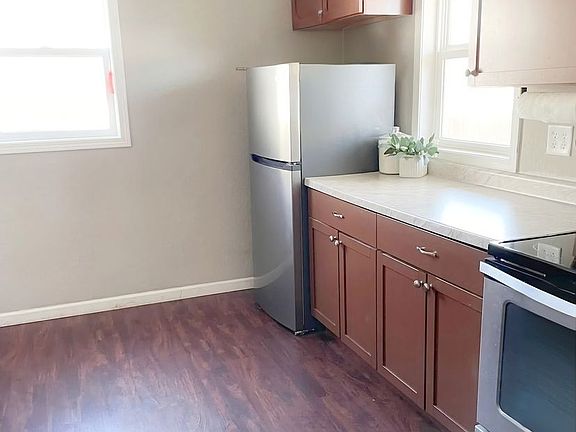 3rd image of 2403 36th St