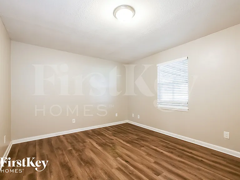 614 Huey St — Photo 13