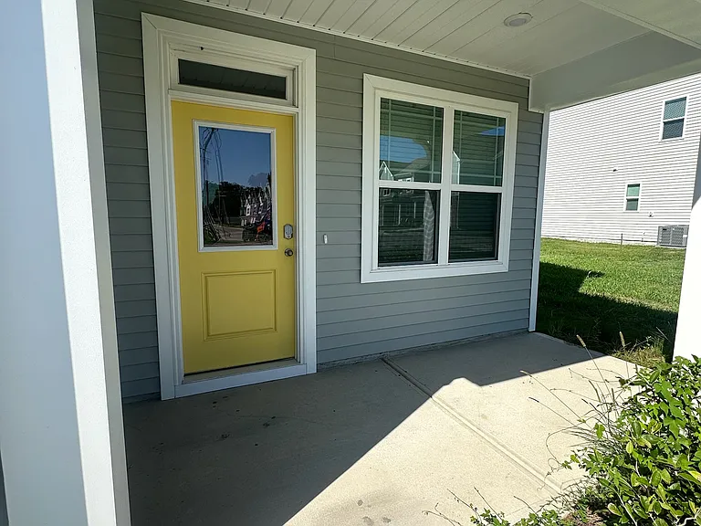 1317 Creekfront Dr — Photo 2