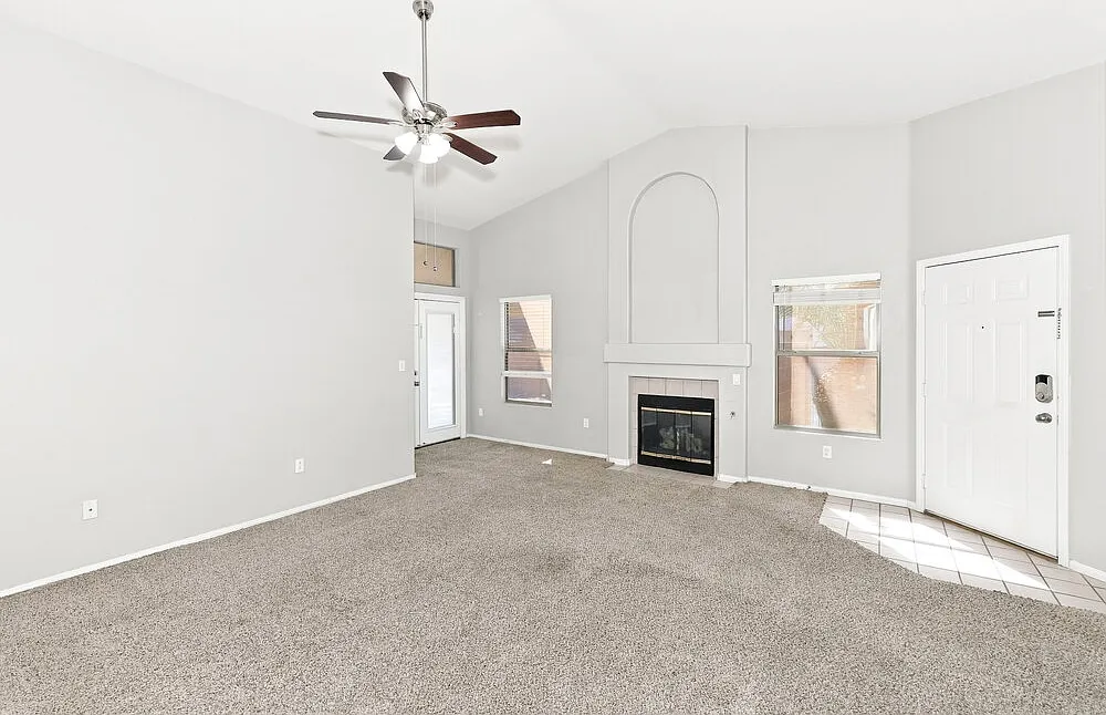 3 bed, 2.0 bath, 1557 sqft, $2,245 — Photo 4