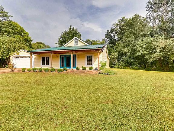 3rd image of 10601 Hillview Dr