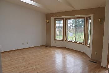 2nd image of 417 Yakima Blvd