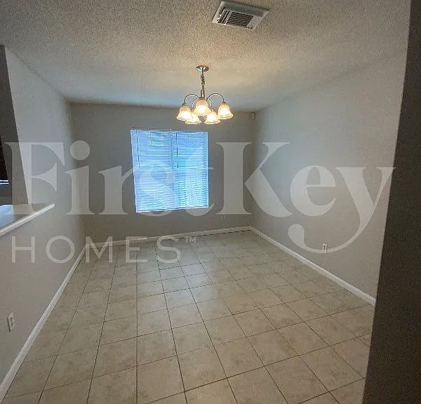 2347 Glencairn Ln SW — Photo 4