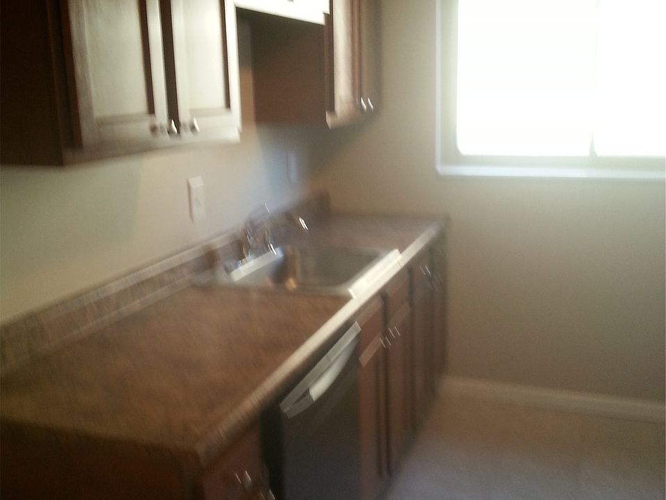 1st image of 26 Euclid Ave APT 4