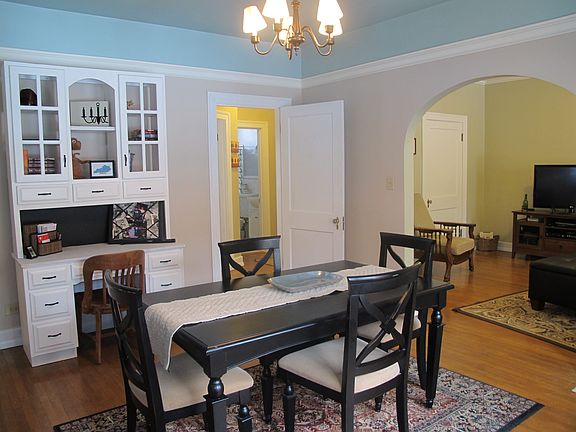 5th image of 2304 Woodbourne Ave APT 2