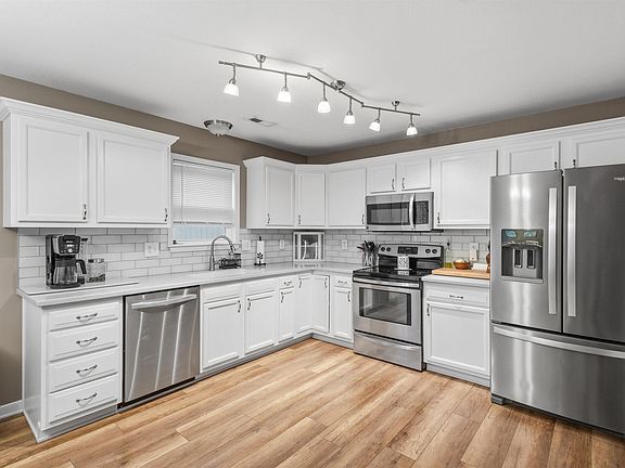 5th image of 601 Ley St
