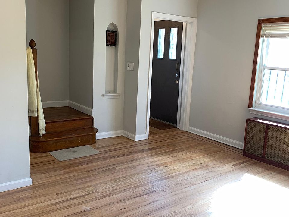 1st image of 8907 31st Ave