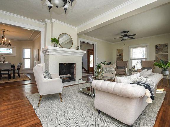 3rd image of 208 S Wright St