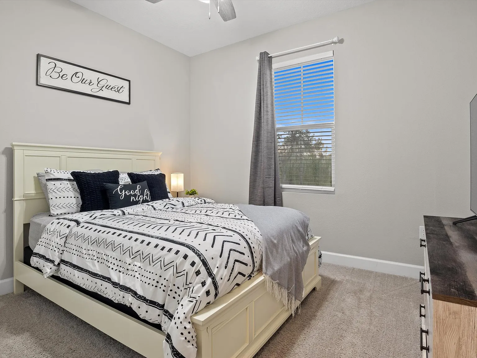 4 bed, 2066 sqft, $2,250 — Photo 4