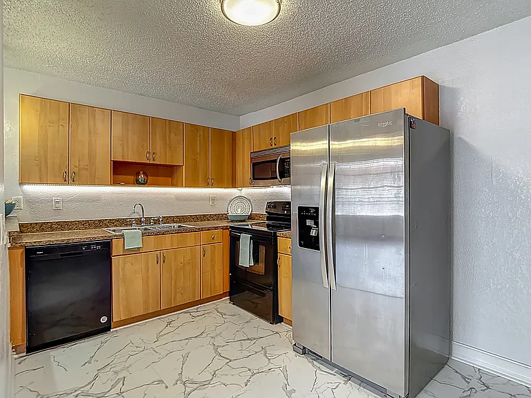 21032 Voyager Blvd #8 — Photo 5