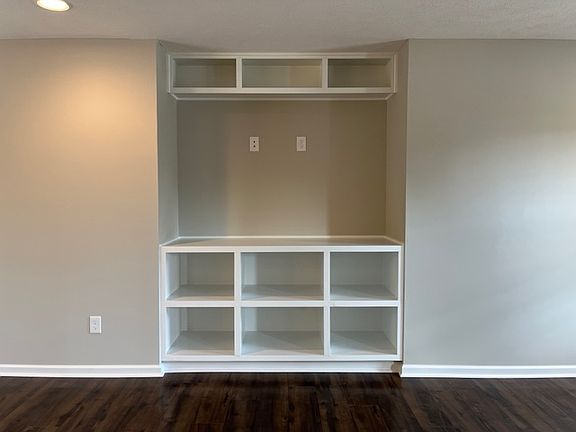 5th image of 5810 Patricia Ln