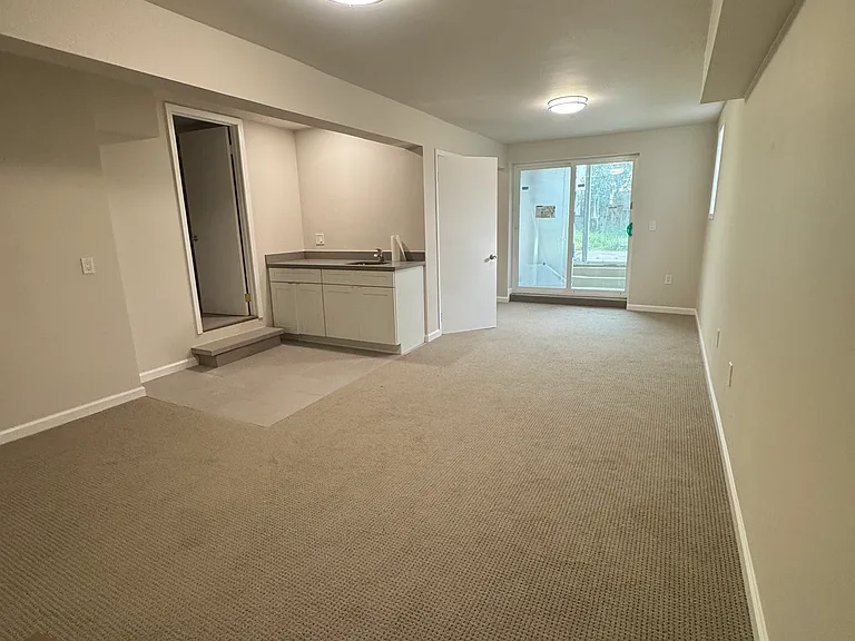 219 Broad St — Photo 9