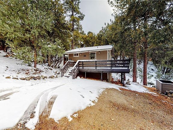 2nd image of 1825 Pilgrim Ln