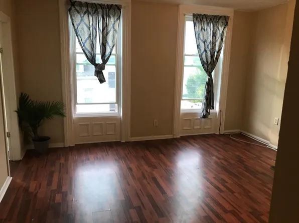 276 4th St, Troy, NY 12180