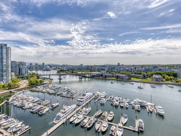 1228 Marinaside Cres #2101, Vancouver, BC V6Z 2W4