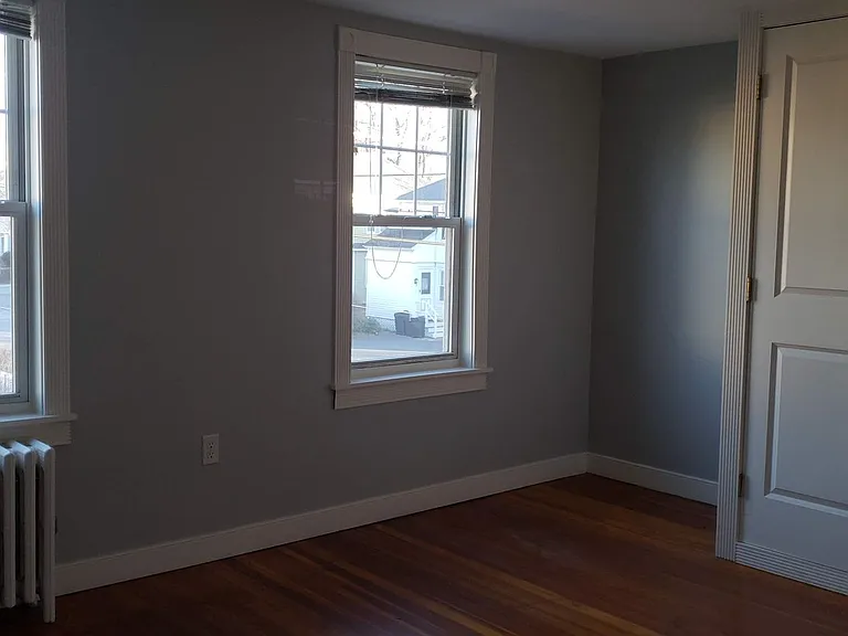 38 Strathmore Rd — Photo 6