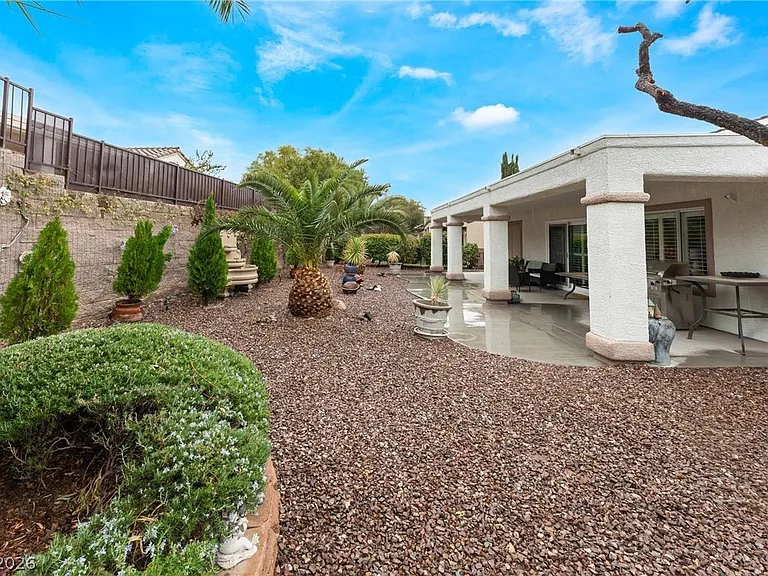 2565 Leighton Ave — Photo 34