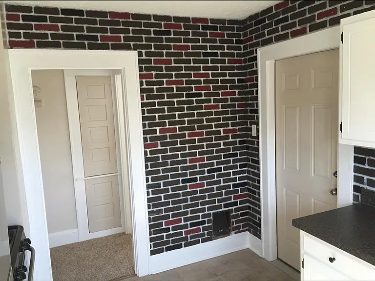 1802 Court St #2 — Photo 7