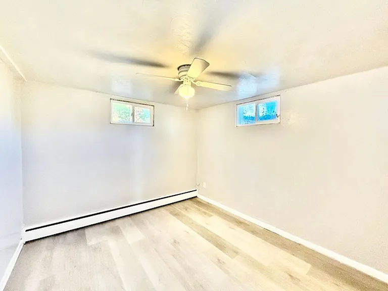 180 Laurel St — Photo 15