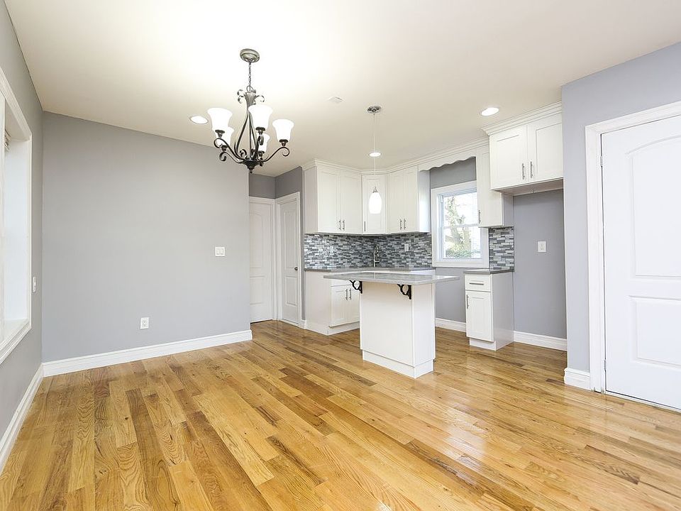 1st image of 423 Beach 45th St