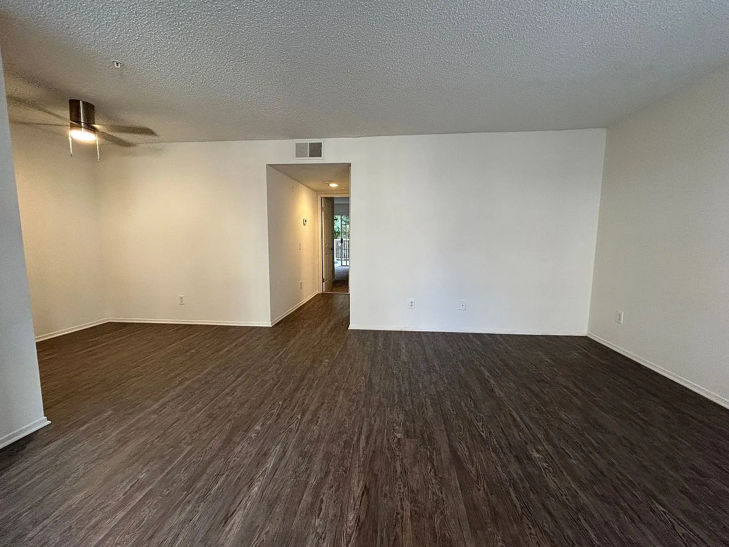 700A — Photo 3