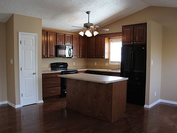 5th image of 741 Shady Springs Ln