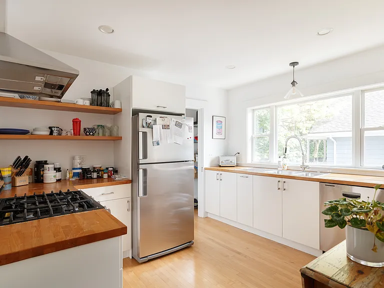 25 Channing Rd — Photo 3