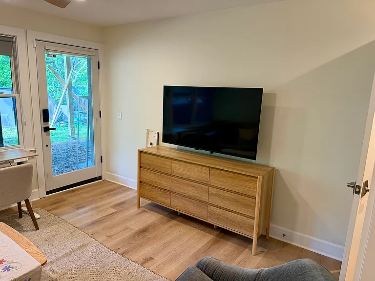 1815 Forest Ave — Photo 4