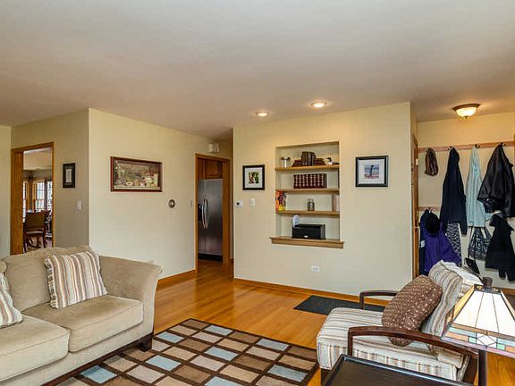 3rd image of 215 S Can Dota Ave
