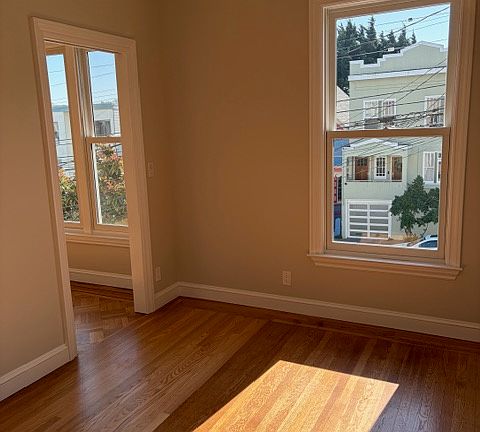 4th image of 276 Valley St #3
