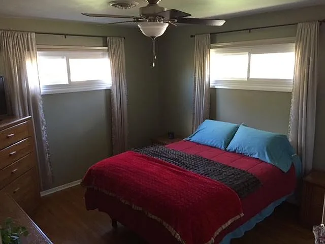 1753 Mountain View Rd — Photo 3