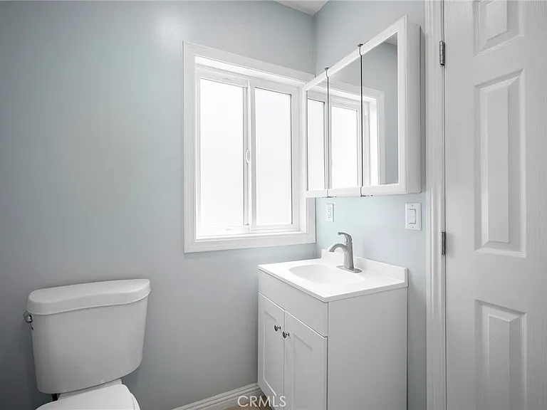 528 Ivy St — Photo 16