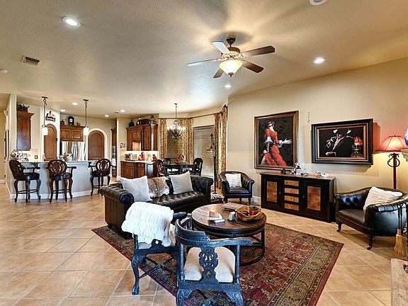 4th image of 415 Cielo Cir