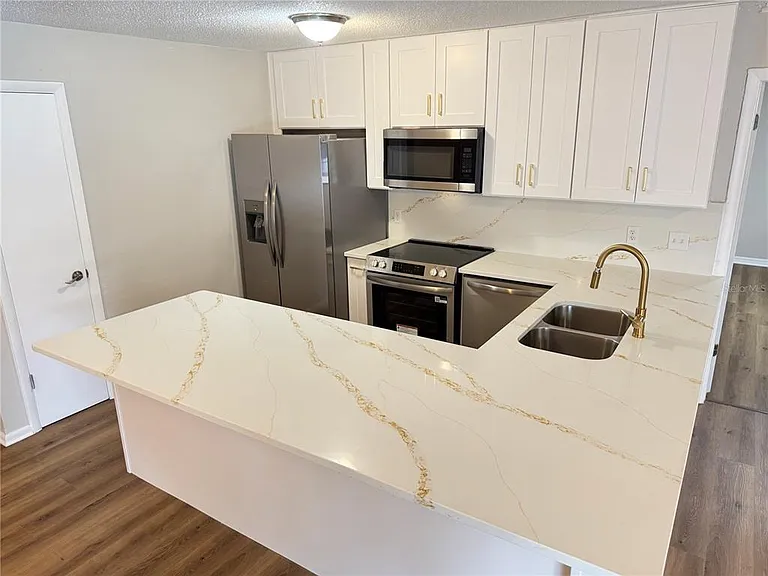 1602 Leslie Dr — Photo 5