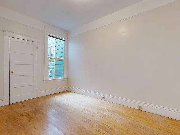 2136 Hayes St — Photo 4
