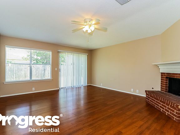 2nd image of 920 Wintercreek Dr
