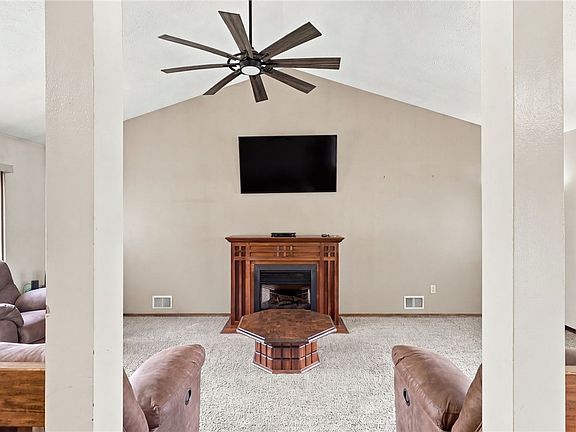 3rd image of 22 Charter Cir