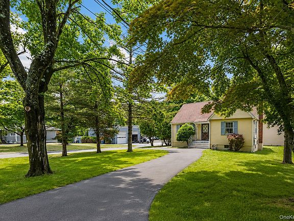 3rd image of 281-283 Old Haverstraw Road