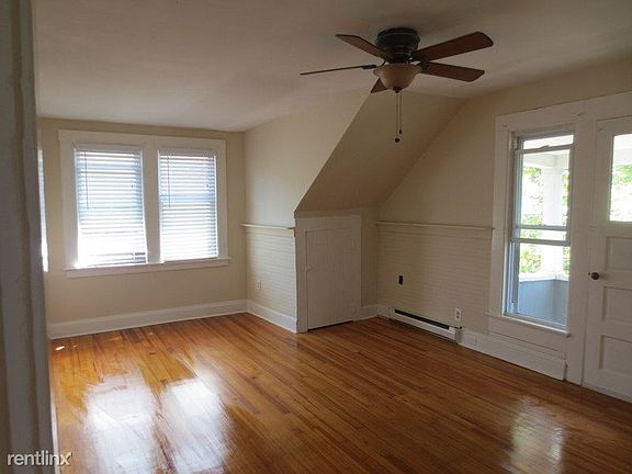 IMG_0152 Living Room leads to front porch