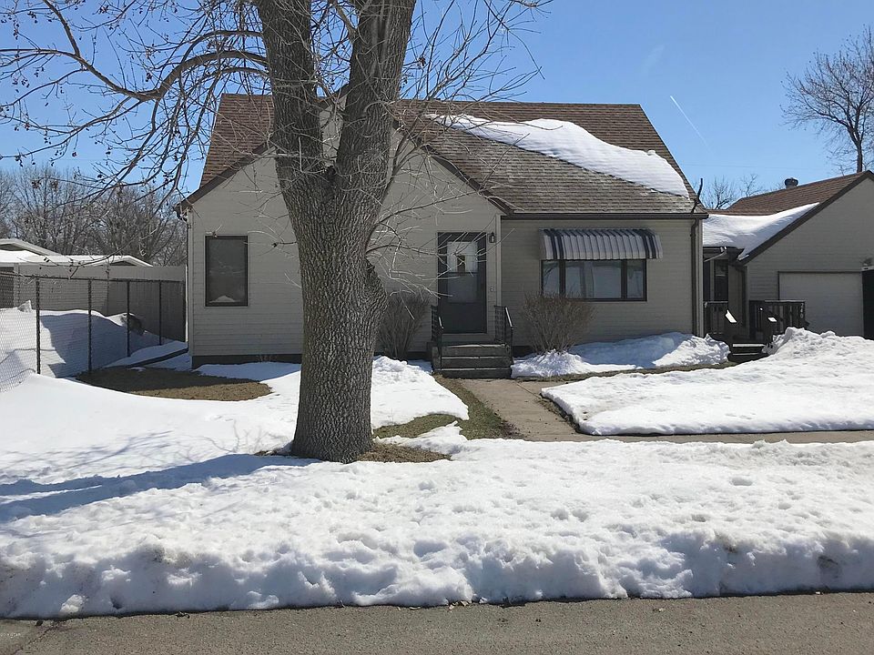 1st image of 240 Oak St