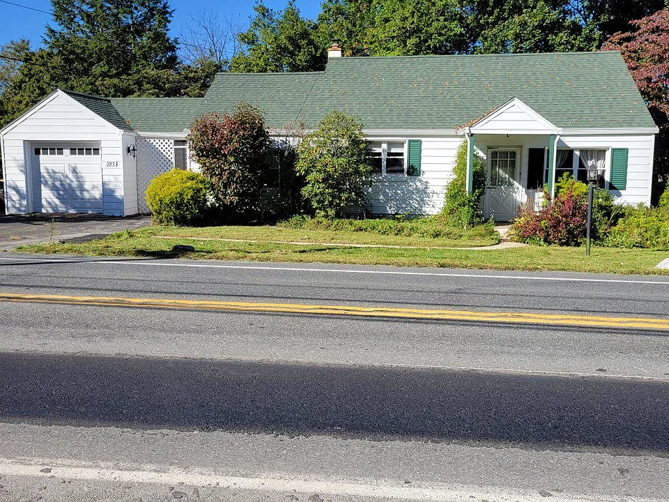 993 Gravel Pike