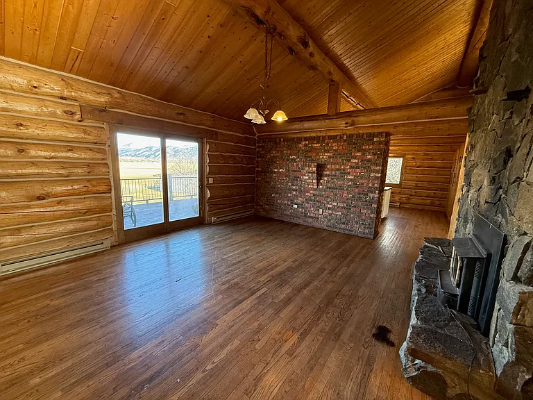 545 Coulee Dr — Photo 8