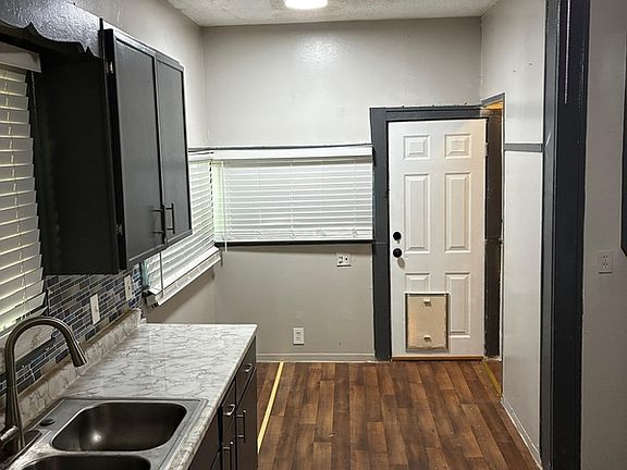 3rd image of 537 Alder St