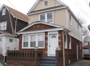92-25 244 St One Family, Floral Park, NY 11001