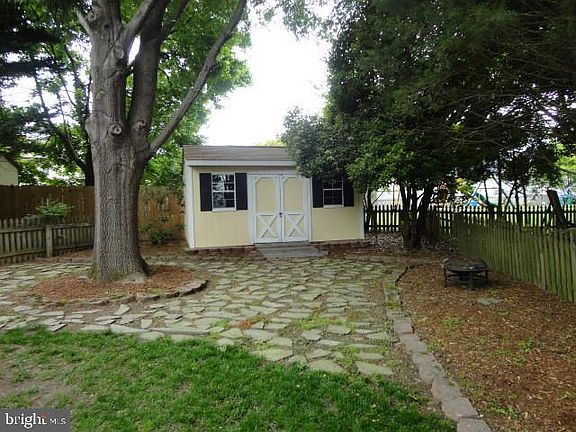 5th image of 7 Seay Ct