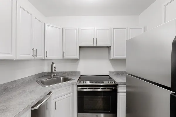 Rented by Mossanen Group | media 17