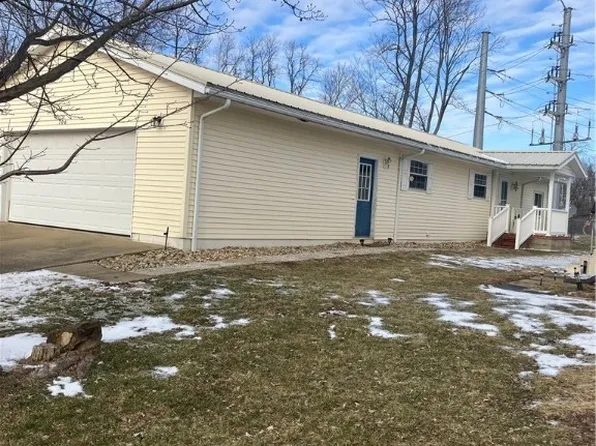 706 High St, Dresden, OH 43821