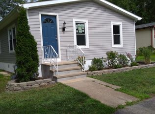 8 Short Oaks Ct, Manalapan, NJ 07726